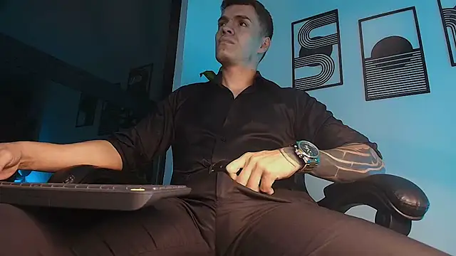 ALPHA_DOMINUS_ Show in webcam