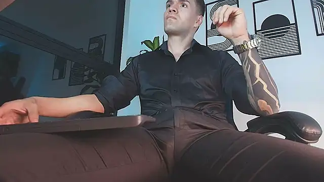 ALPHA_DOMINUS_ Adlı Modelin Web Kamerası Şovu