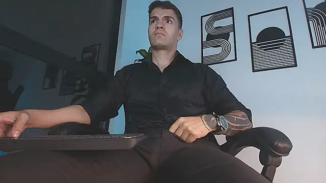 ALPHA_DOMINUS_ Show in webcam