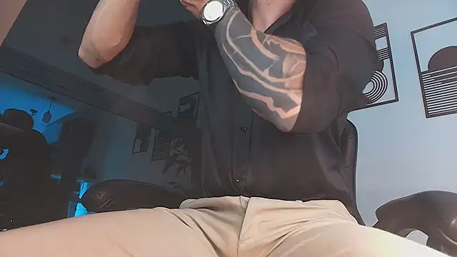 ALPHA_DOMINUS_ webcam show