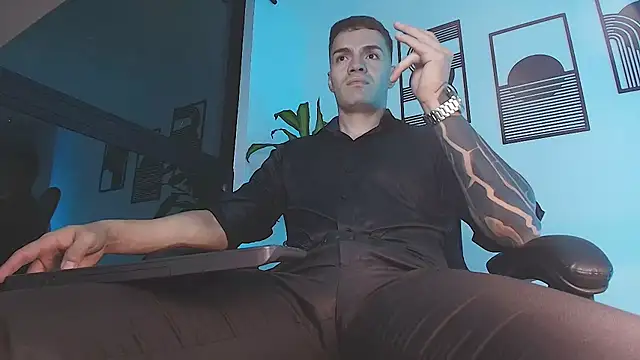 Pertunjukan Kamera Web ALPHA_DOMINUS_