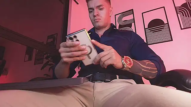 ALPHA_DOMINUS_ Show in webcam