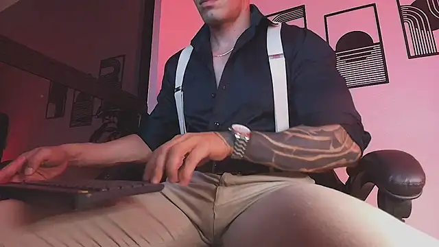 ALPHA_DOMINUS_ Show in webcam