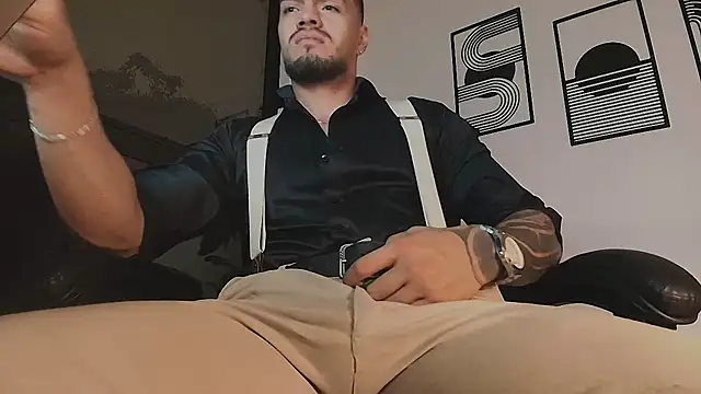 ALPHA_DOMINUS_ Show in webcam