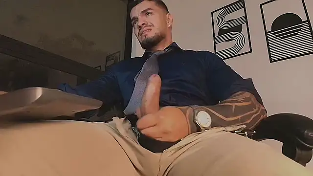 Show modela ALPHA_DOMINUS_ na web-kameri