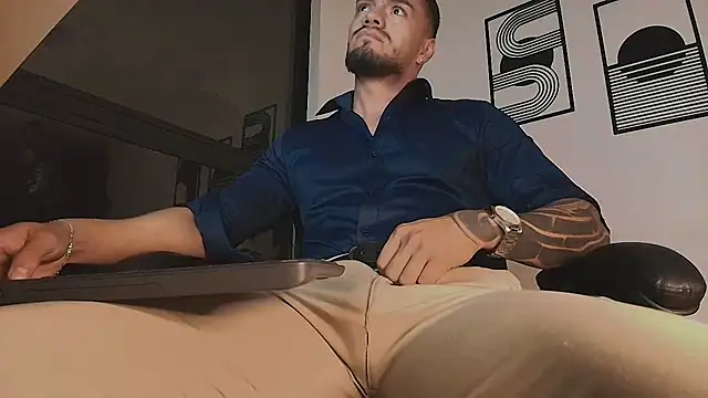 ALPHA_DOMINUS_ 在線直播表演