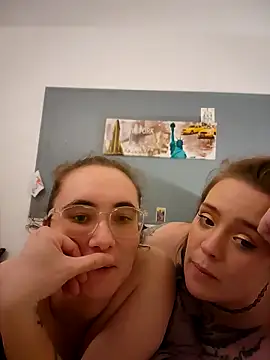 AndHerXO: вебкам-шоу