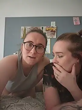 AndHerXO webkamerás műsora