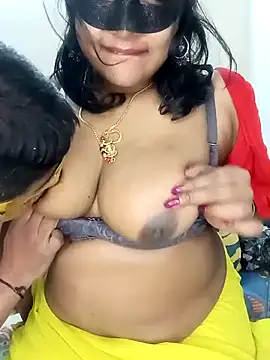 Chandini_Telugu: διαδικτυακό σόου στην κάμερα