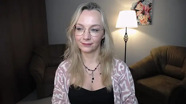 Chat +18 de Ava_Elior ao vivo