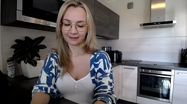 XXX chat uživo modela Ava_Elior