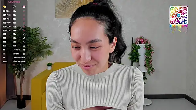 Živá chatovací místnost FlirtyAura