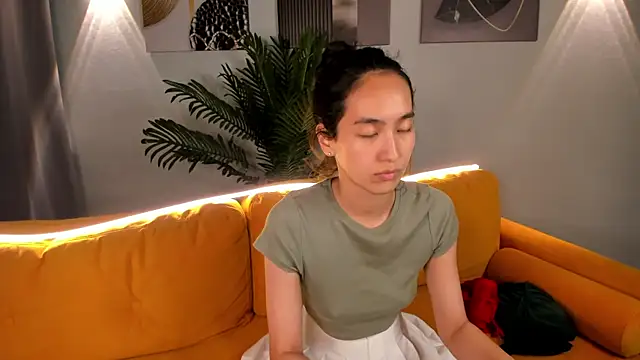 FlirtyAura Live XXX-chat