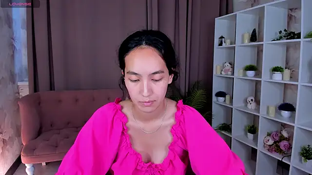 FlirtyAura's Live XXX Chat