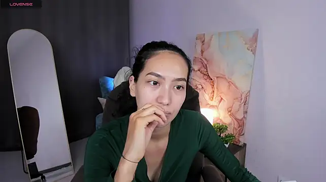 FlirtyAura Chat XXX in diretta