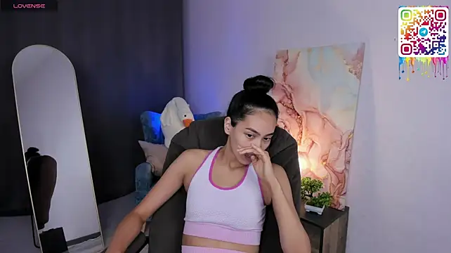 Chat +18 de FlirtyAura ao vivo