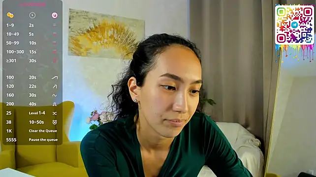 FlirtyAura's Live XXX Chat