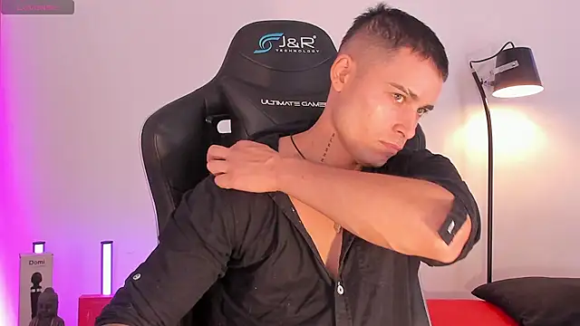 عرض كام connorsmiith