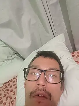 NoteworthyLaser111's Webcam Show