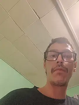 NoteworthyLaser111 Show in webcam