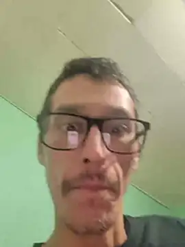 Show webcam de NoteworthyLaser111