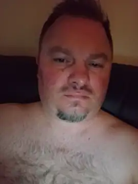 Show modela JayGirthy36 na web-kameri