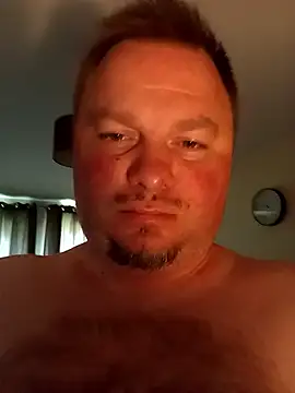 Show modela JayGirthy36 na web-kameri