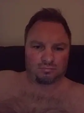 JayGirthy36: διαδικτυακό σόου στην κάμ ερα