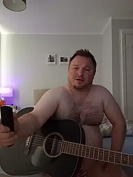 Show modela JayGirthy36 na web-kameri