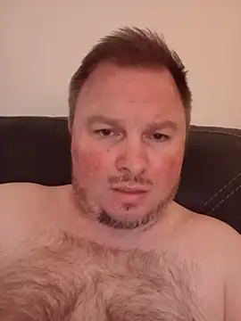 JayGirthy36: διαδικτυακό σόου στην κάμερα