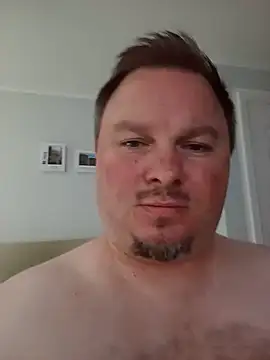 Show modela JayGirthy36 na web-kameri