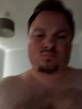 Show modela JayGirthy36 na web-kameri