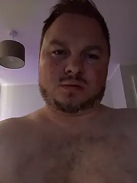 Show modela JayGirthy36 na web-kameri