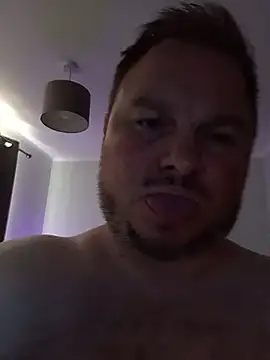 Show modela JayGirthy36 na web-kameri