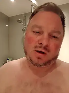 Show modela JayGirthy36 na web-kameri