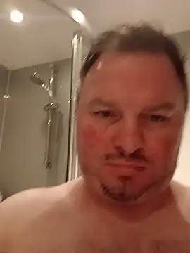 Show modela JayGirthy36 na web-kameri