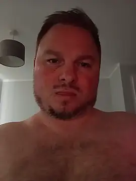 JayGirthy36: διαδικτυακό σόου στην κάμερα
