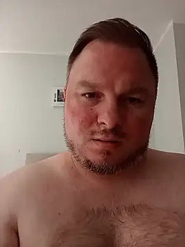 Show modela JayGirthy36 na web-kameri