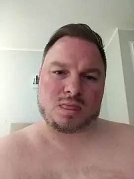 Show modela JayGirthy36 na web-kameri