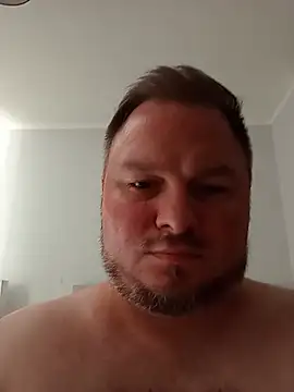 JayGirthy36: διαδικτυακό σόου στην κάμερα