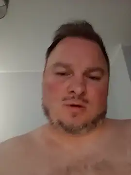 JayGirthy36: διαδικτυακό σόου στην κάμερα
