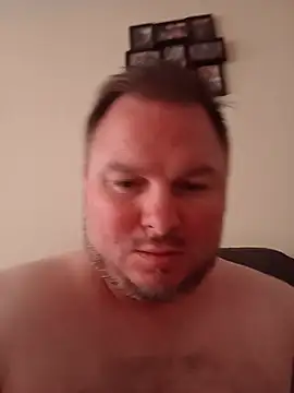 JayGirthy36: διαδικτυακό σόου στην κάμερα