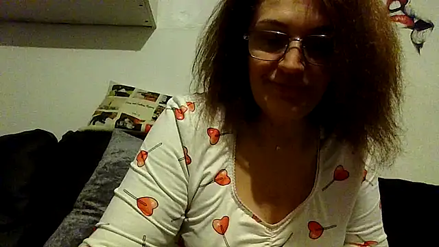 RubyyRosee's Live Chat Room