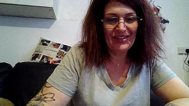 RubyyRosee's Live Chat Room