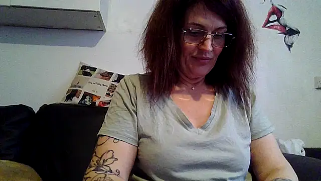 RubyyRosee's Live Chat Room