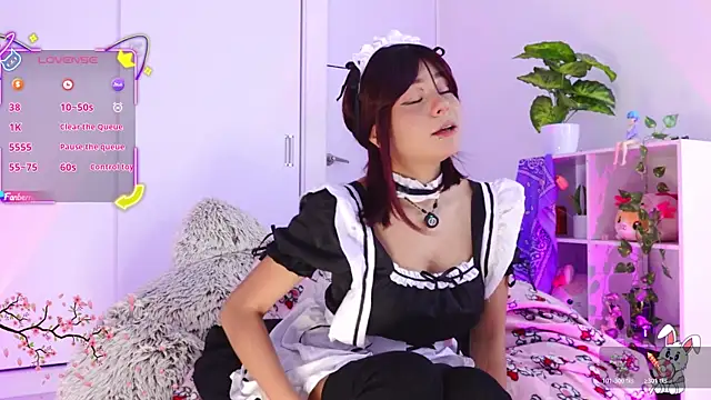 Evelynnee's Webcam Show