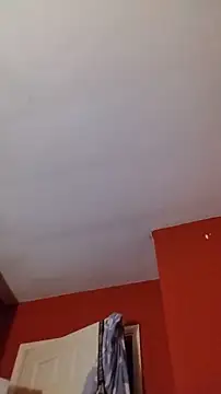 Sophrob96x's Live Chat Room