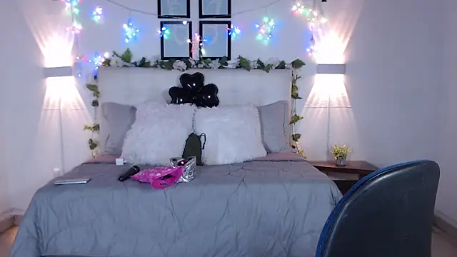 Megan_05_n Live chat-huone