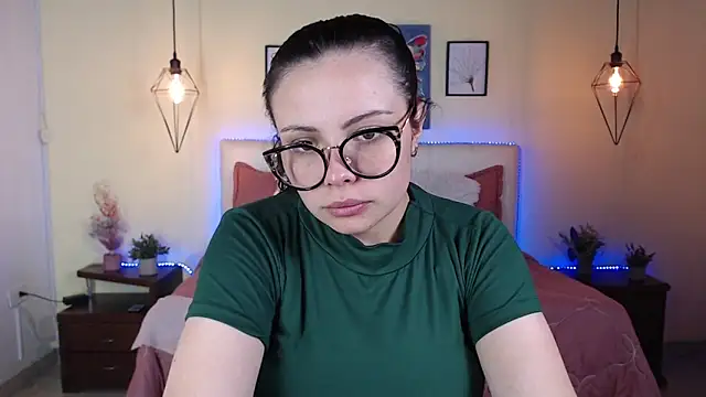 Megan_05_ Adlı Modelin Canlı XXX Sohbeti