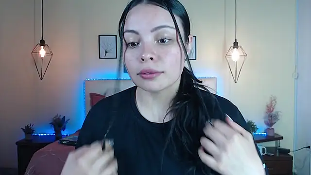Megan_05_ Adlı Modelin Canlı XXX Sohbeti